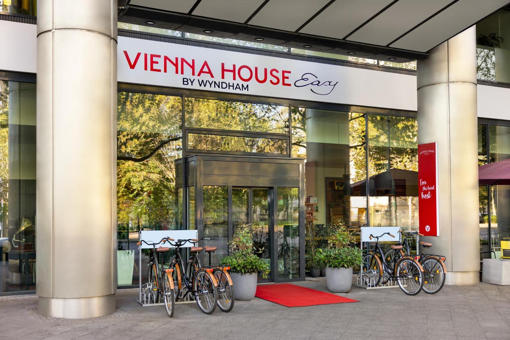 Отель Vienna House Easy By Wyndham Berlin Prenzlauer Berg Экстерьер фото